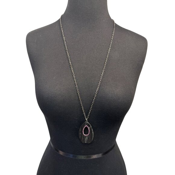 Black Mesh Teardrop Pendant Necklace With Pink Rhinestones - Picture 1 of 3